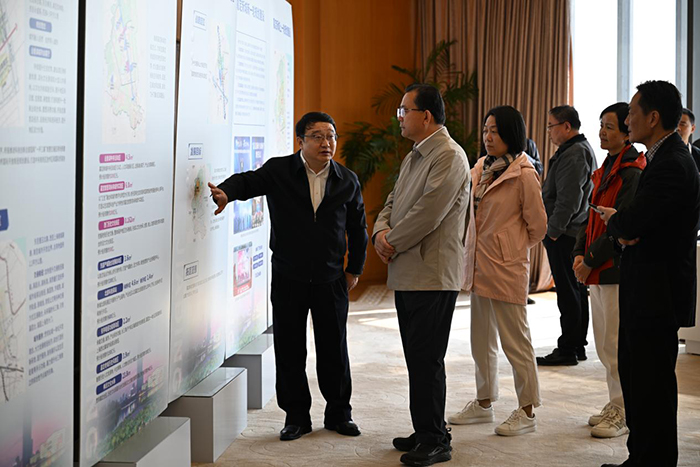 浦東新區(qū)政協(xié)主席姬兆亮一行赴嘉定新城參觀交流